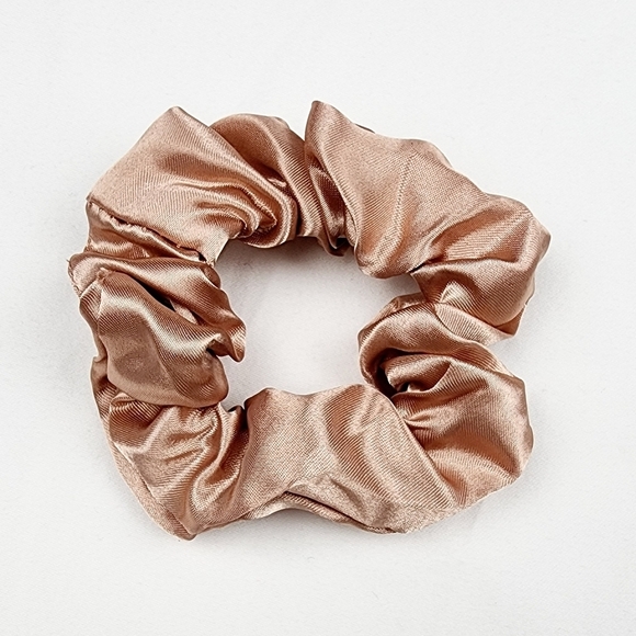 4 FOR $16 🔥Satin Scrunchie Hair Tie - Picture 5 of 5